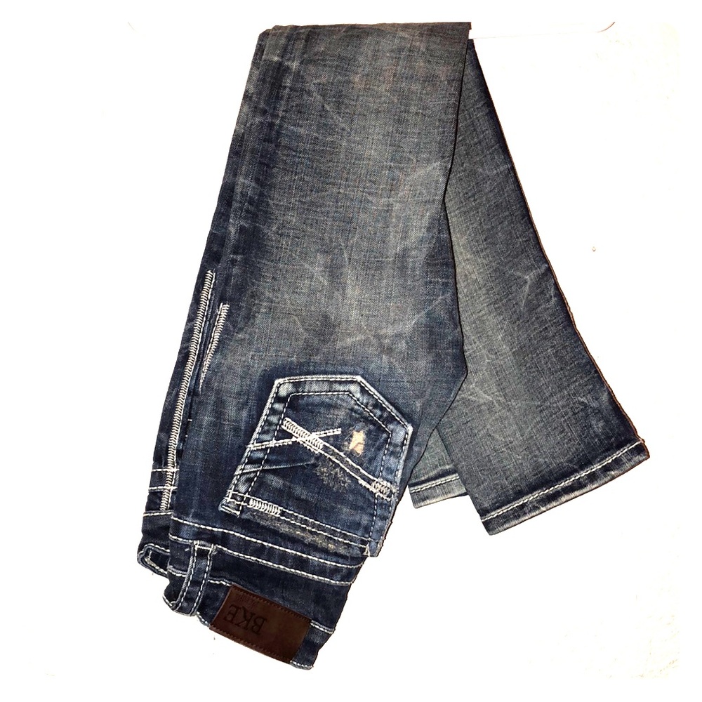 I’m selling some cute girls buckle jeans